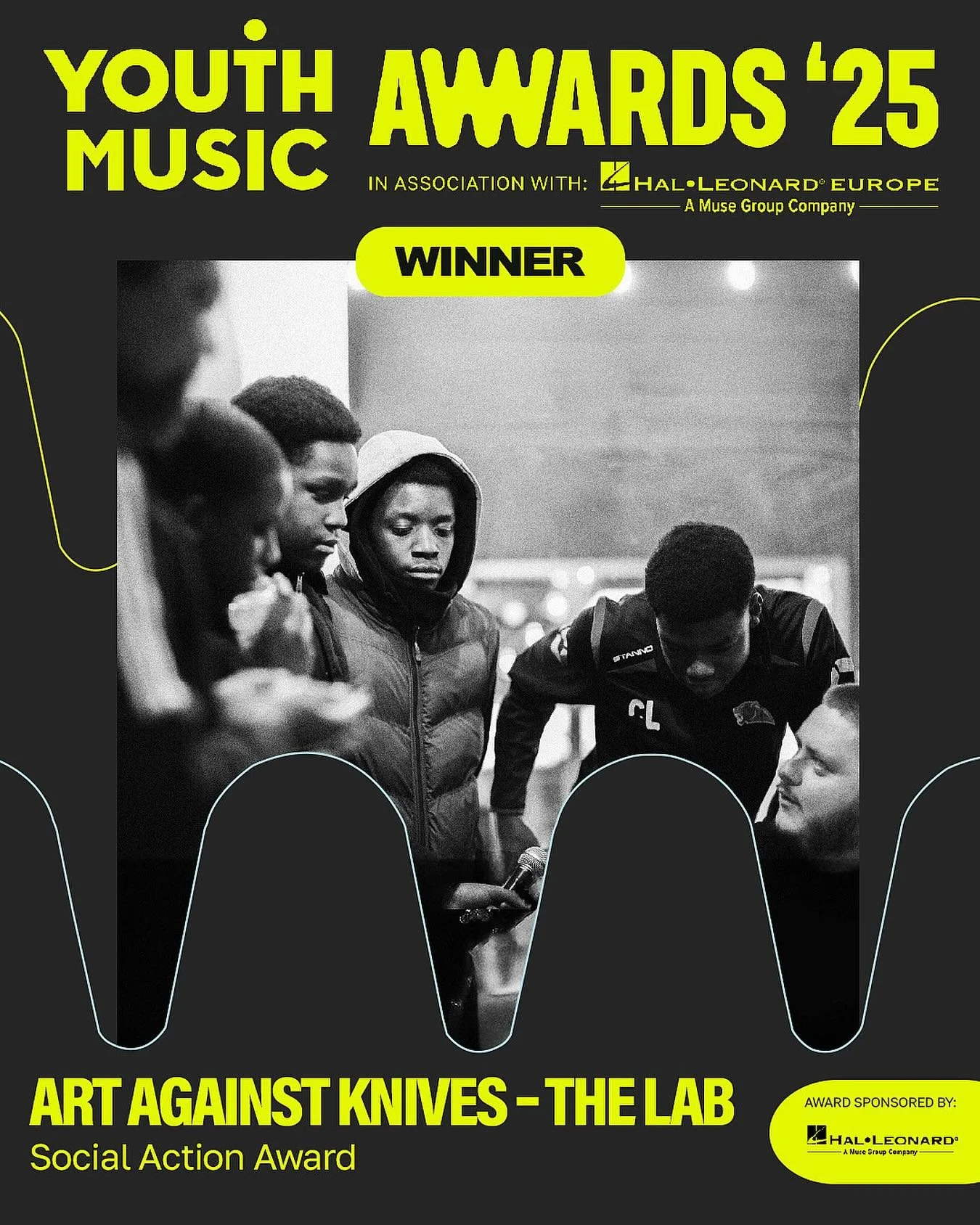 So…… this happened. @the_labaak SOCIAL ACTION AWARD @youthmusicuk 🏆👊🏾🎤 @artagainstknives