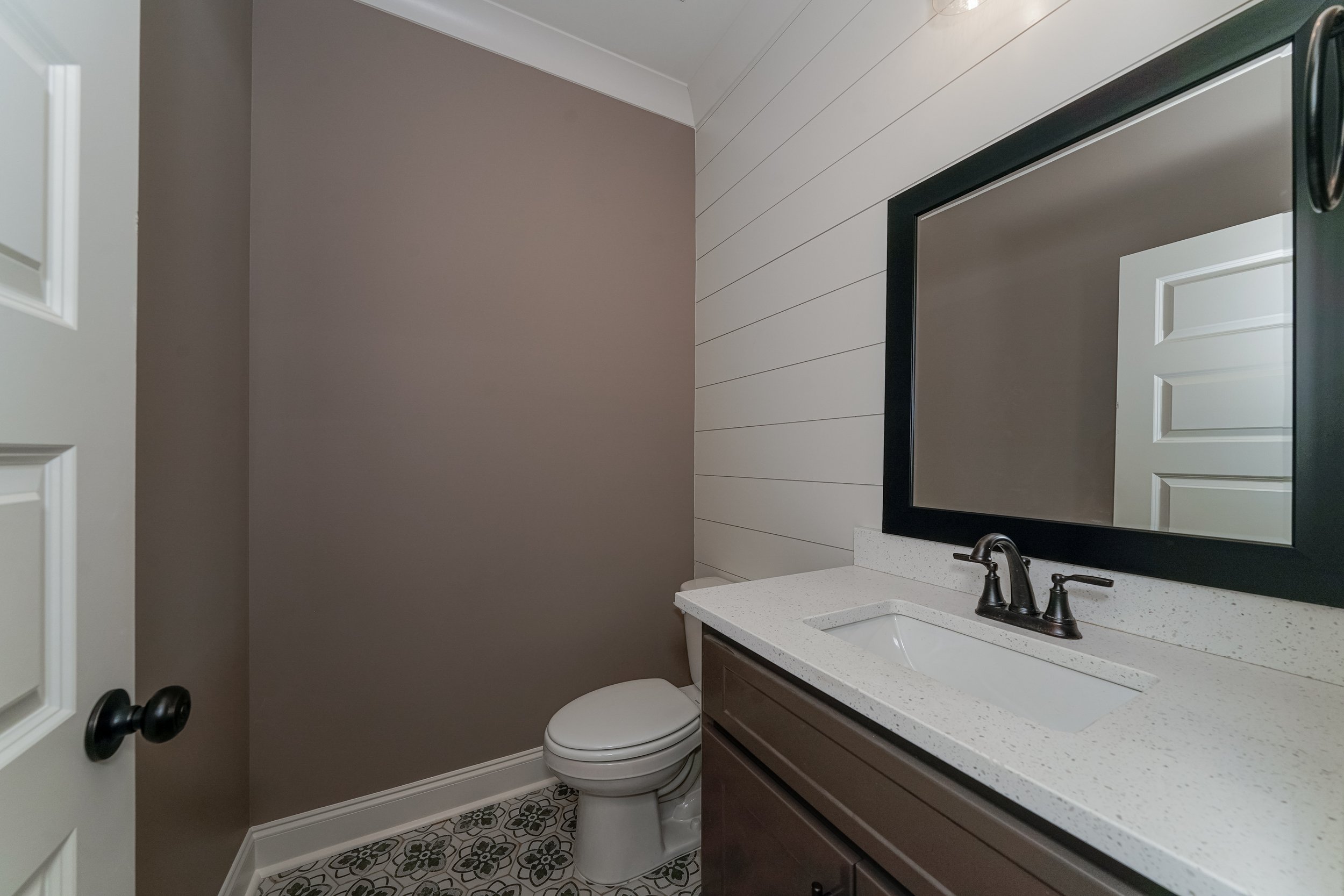 223 Oakland View-19.jpg