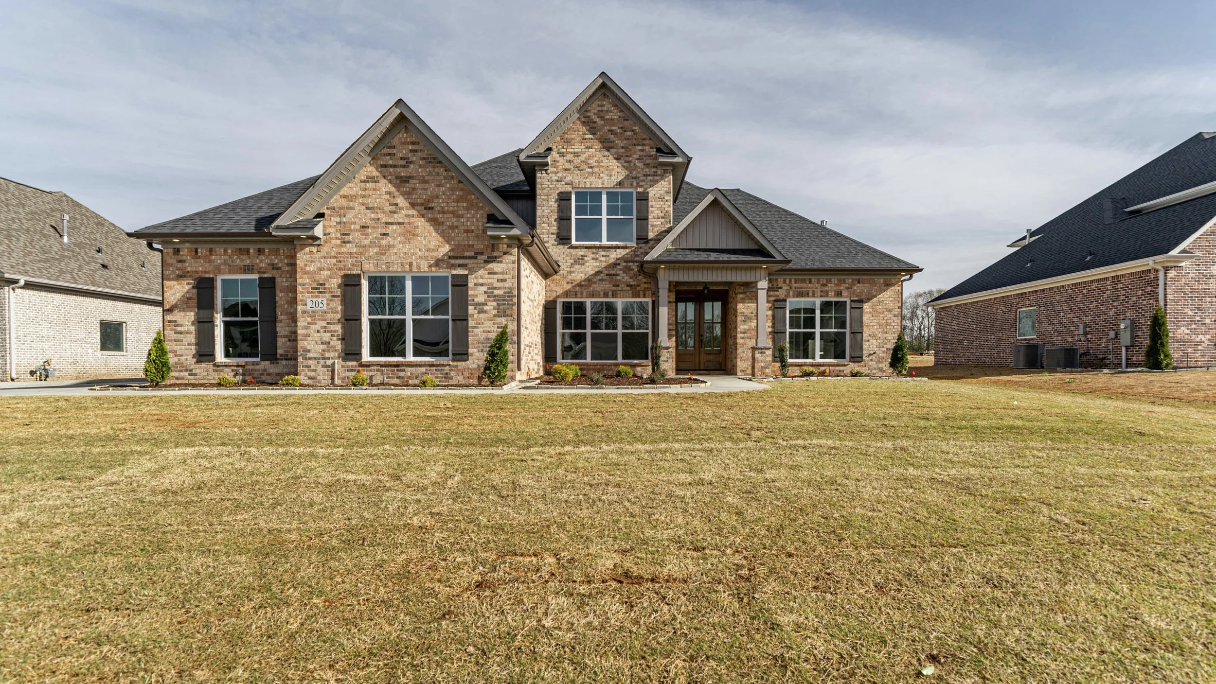 205 Midland Dr-2.jpg