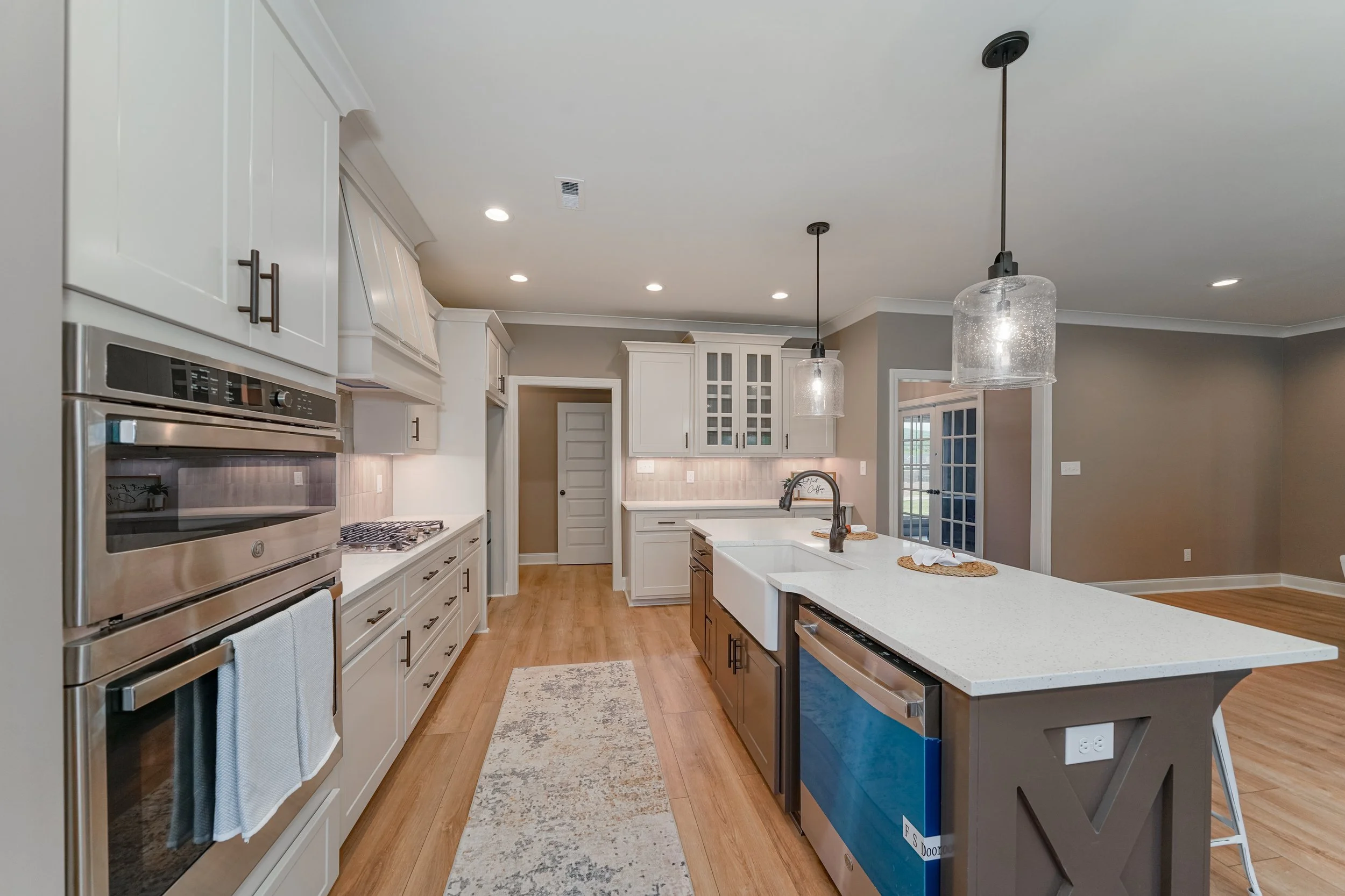 223 Oakland View-5.jpg