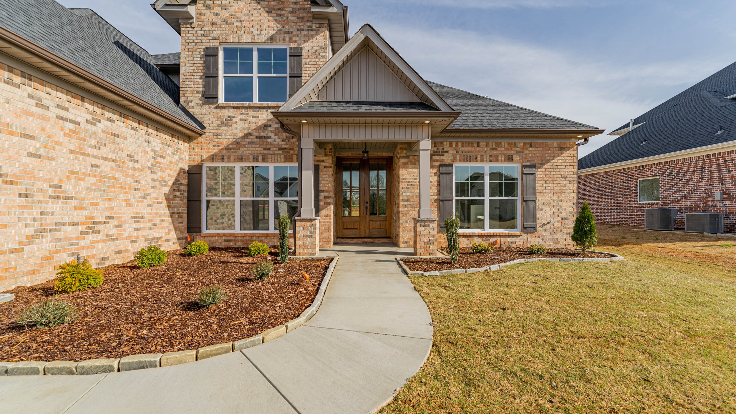 205 Midland Dr-3.jpg