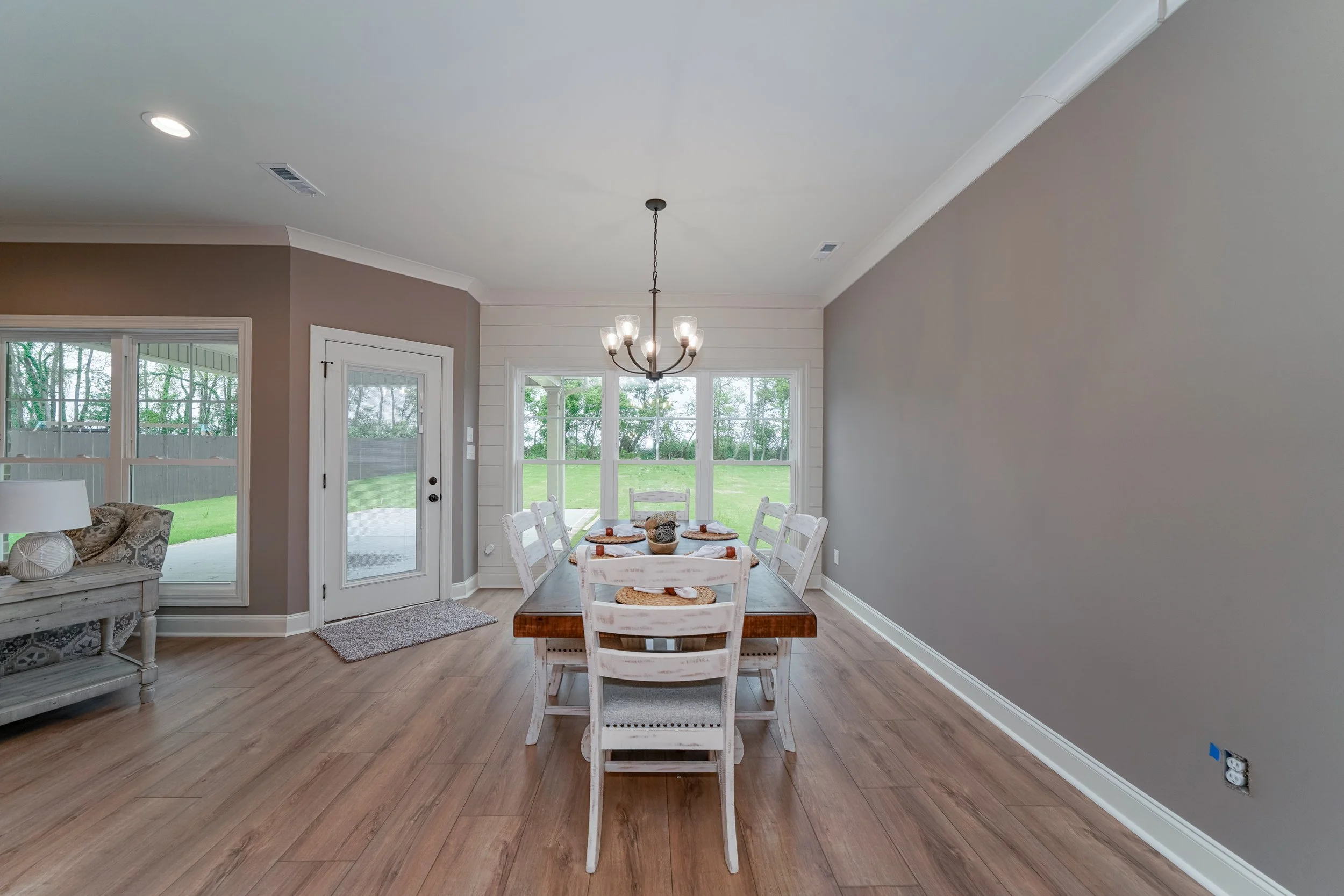 223 Oakland View-6.jpg