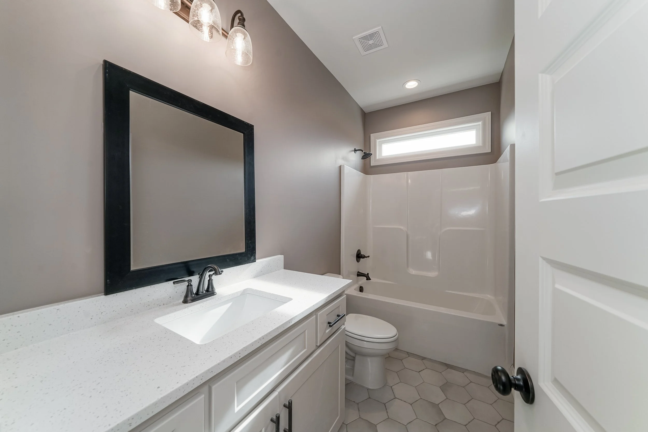 223 Oakland View-20.jpg