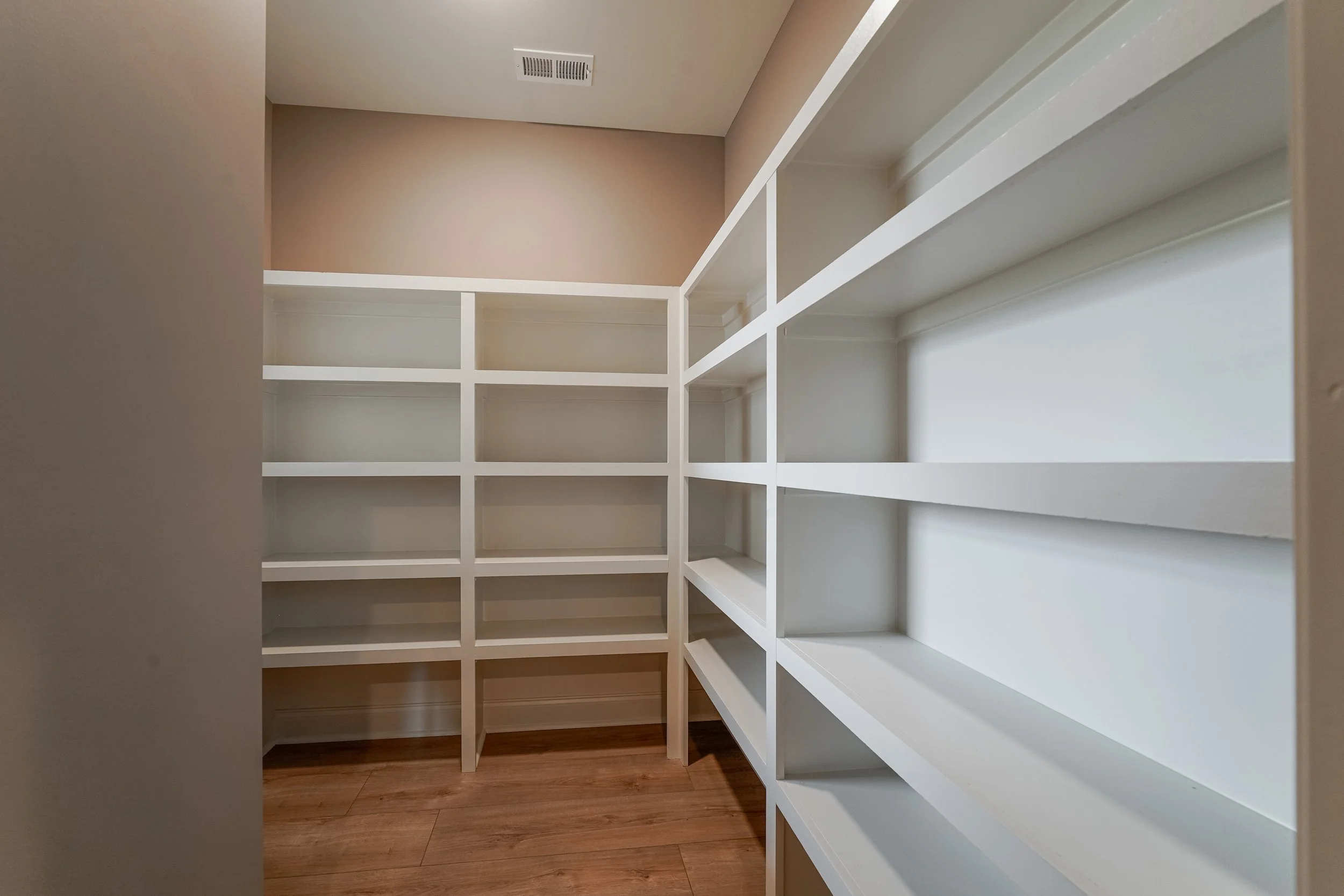 223 Oakland View-24.jpg