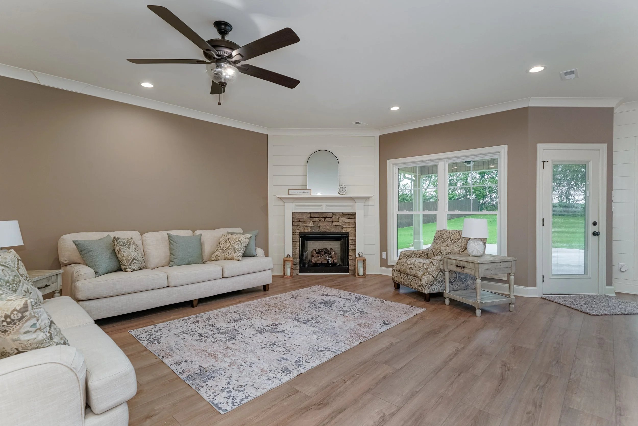 223 Oakland View-2.jpg