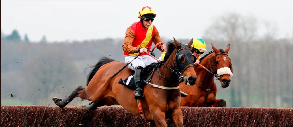 Graceful Legend and Max Kendrick jump the last to win at Newbury