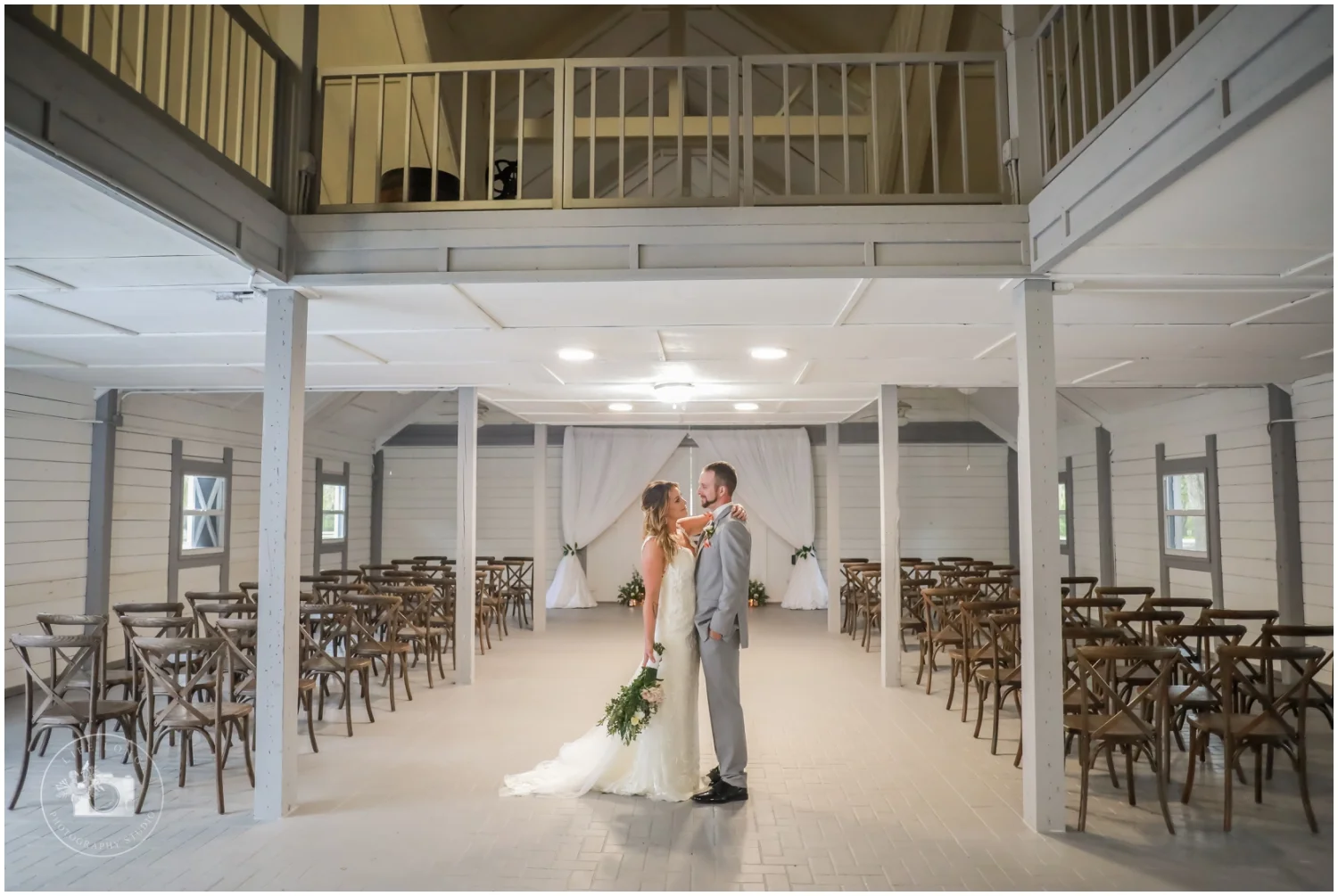 Rustic, Elegant Barn Wedding in Tampa_0020.jpg
