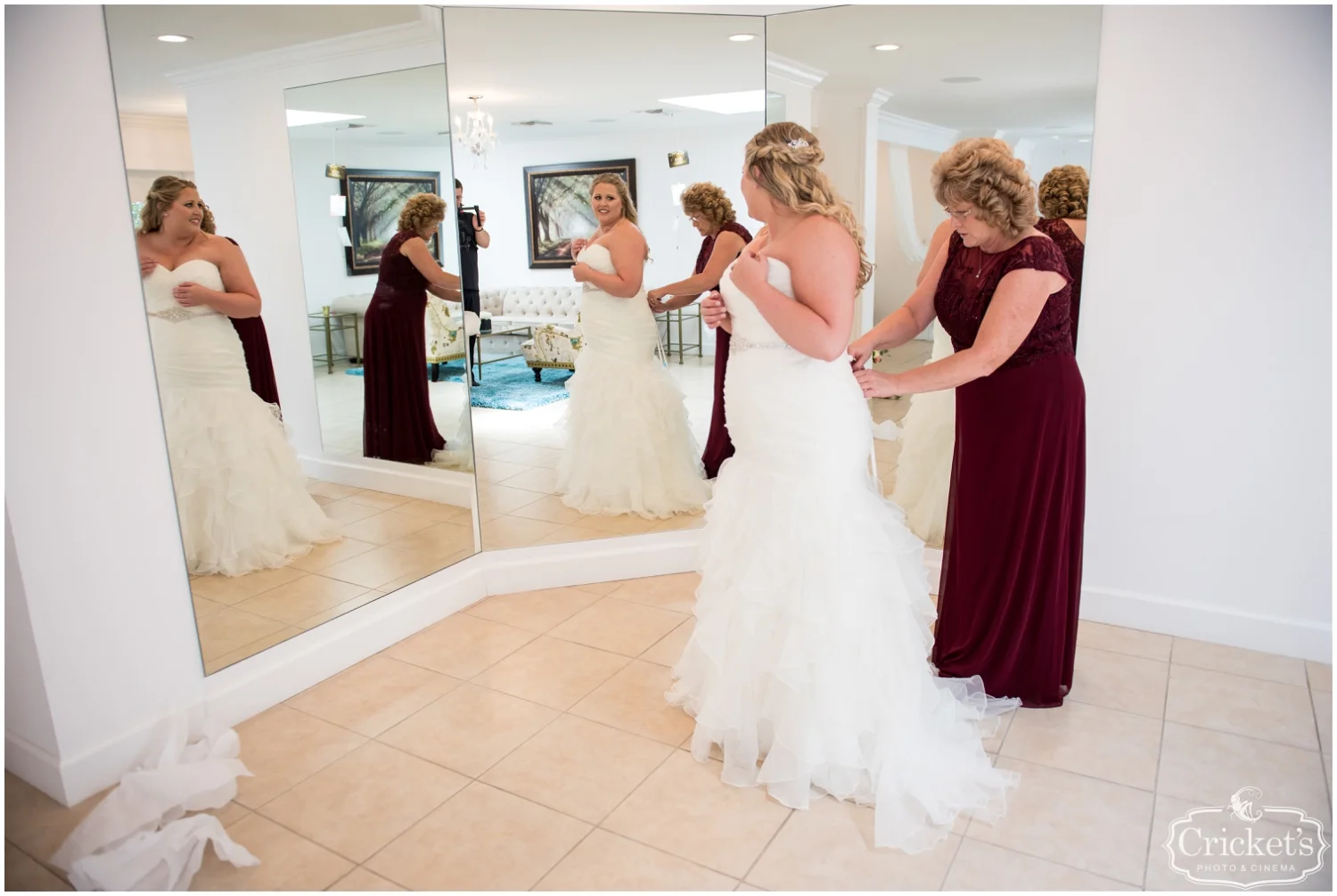 Bride getting ready for her Florida wedding