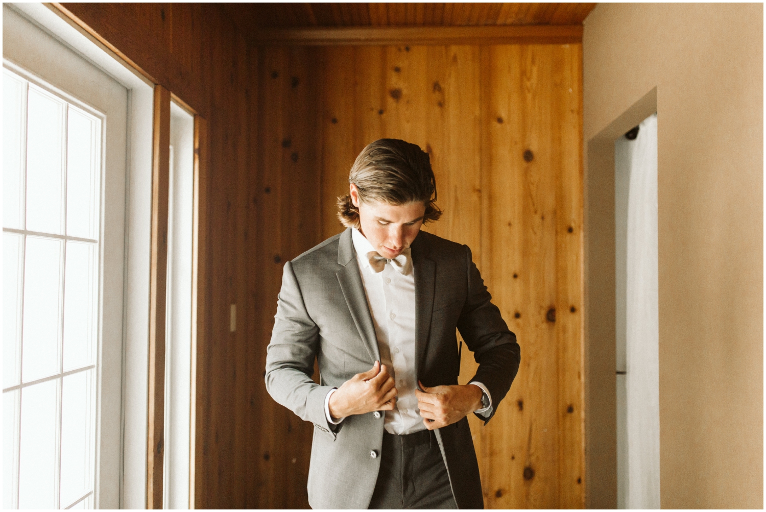 Groom getting ready for his Florida wedding