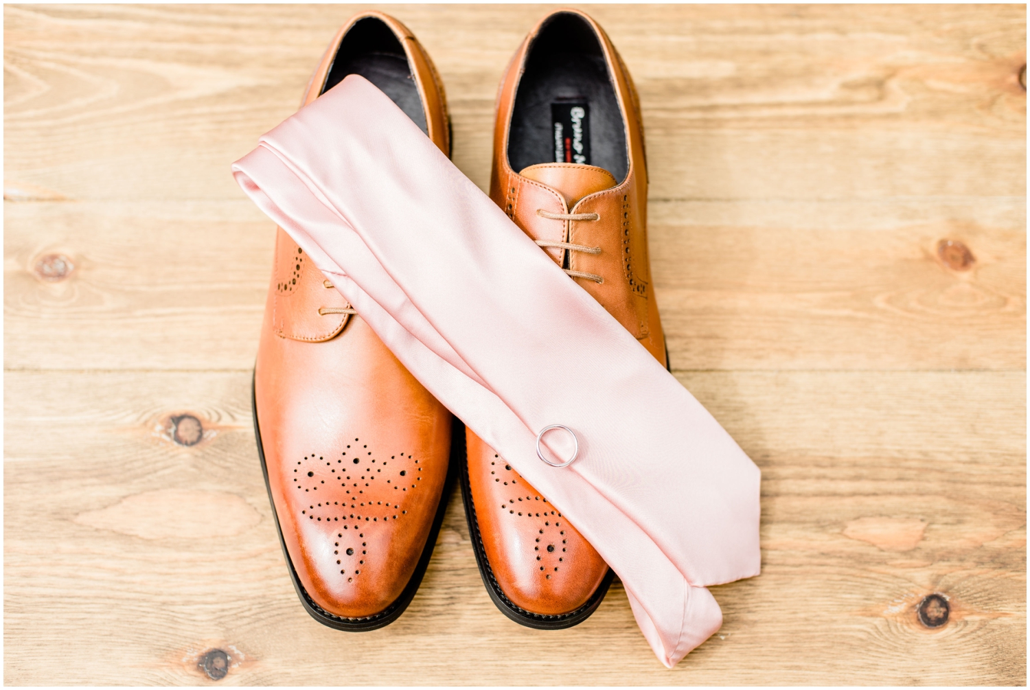 Groom’s shoes and accessories