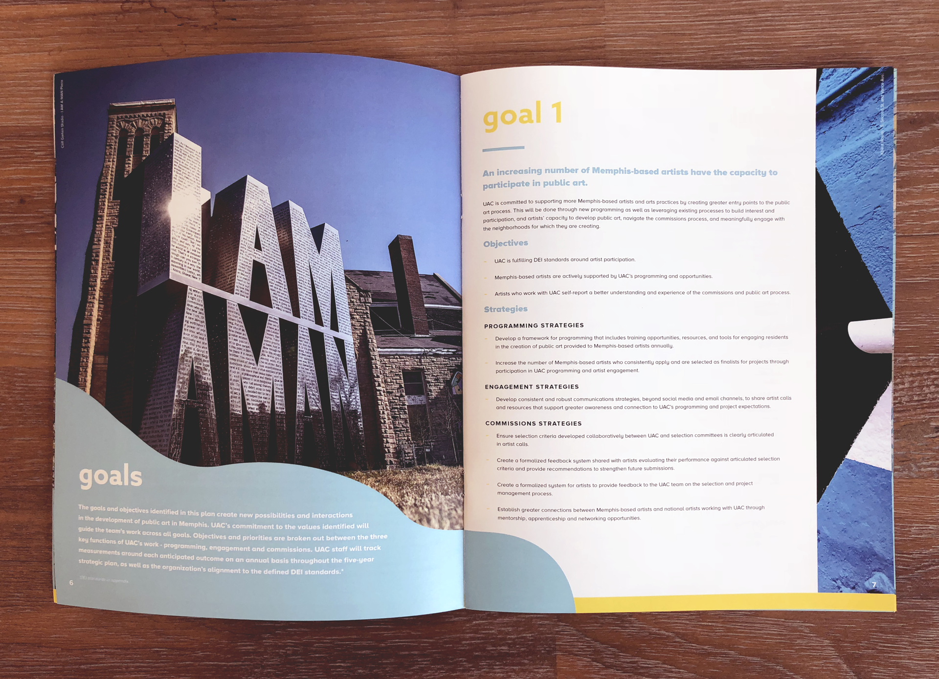 UAC-brandbook-01.png