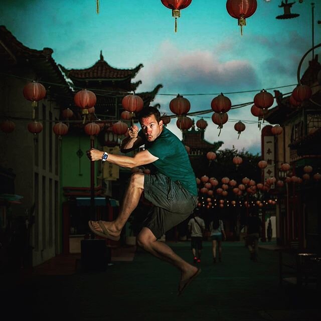 Practicing my Kung Fu skills in LA Chinatown. (Next to where they filmed Rush Hour)  gotta get out and about when you&rsquo;re doing destination shoots. And I never miss an opportunity to explore.  #austinweddingvideographer #weddingvideographer #des