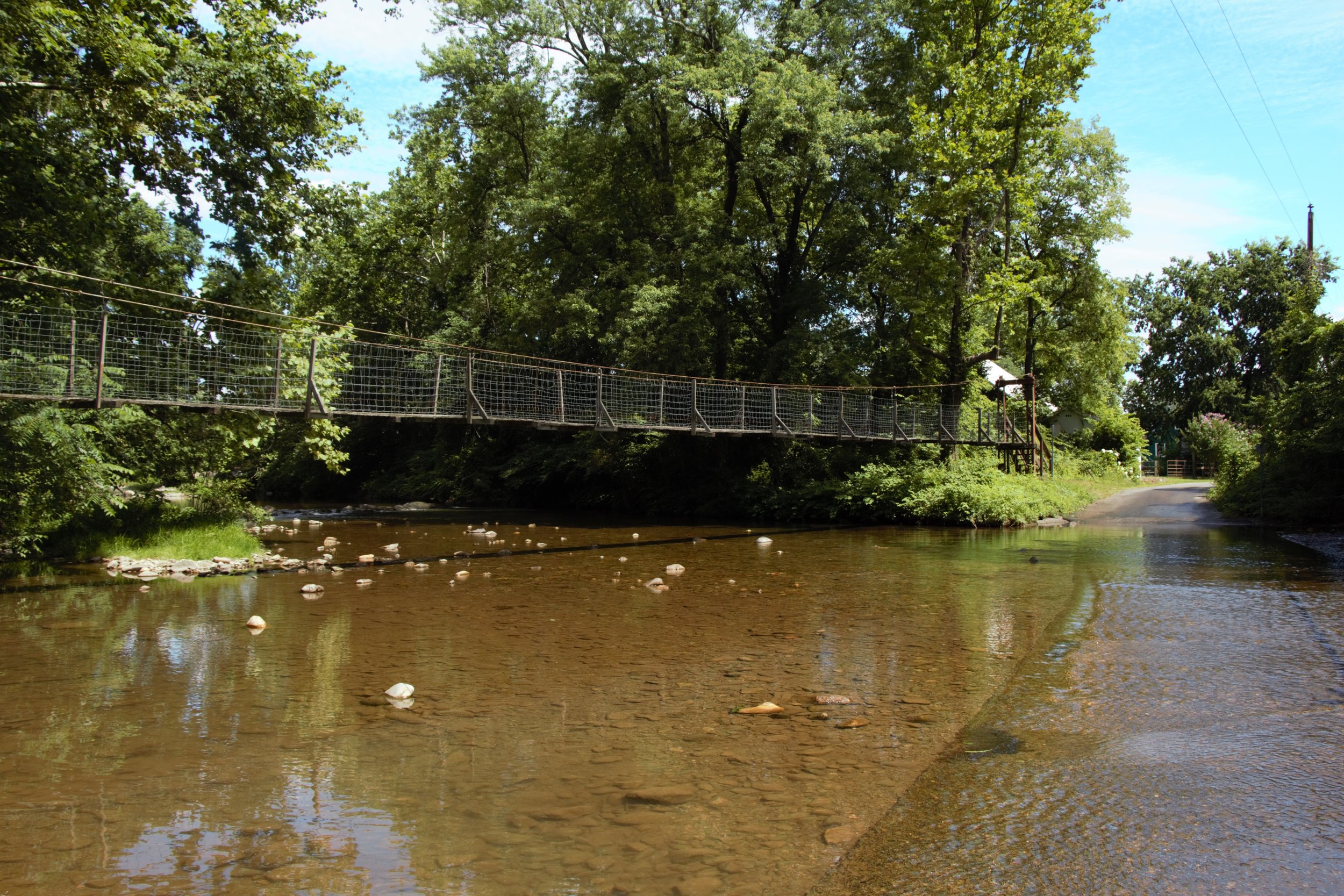 swingingbridge1.jpg