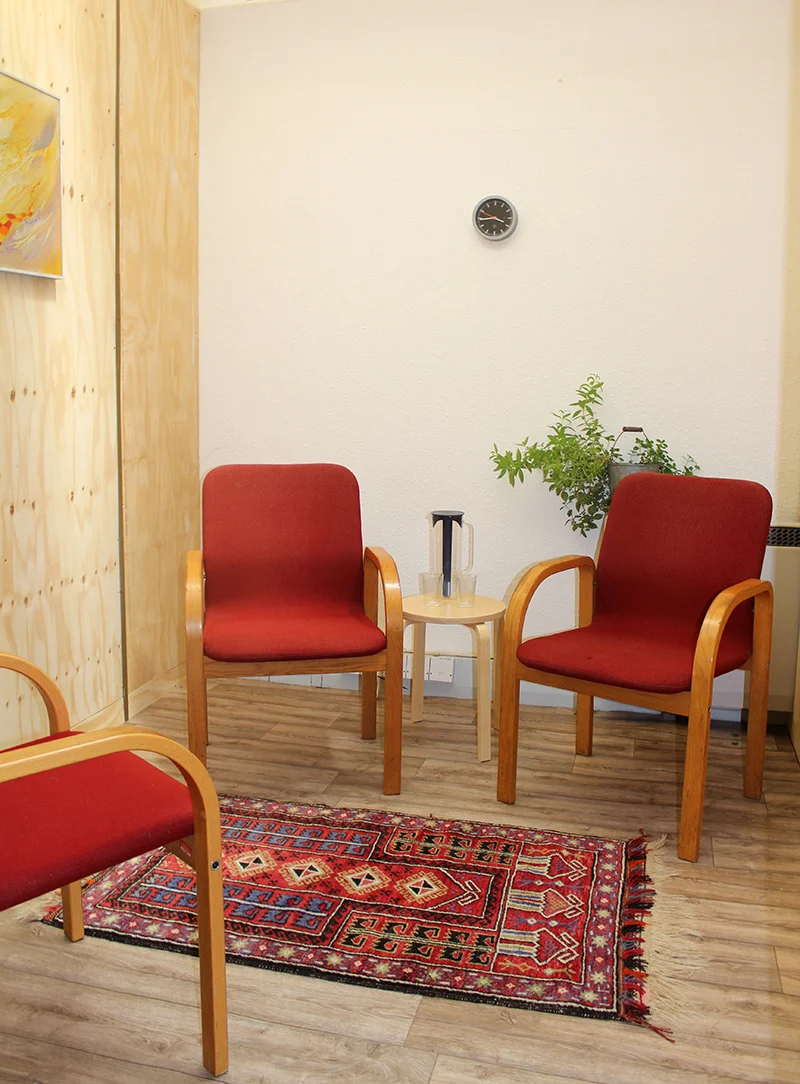 Room 2 also accommodates 3 people