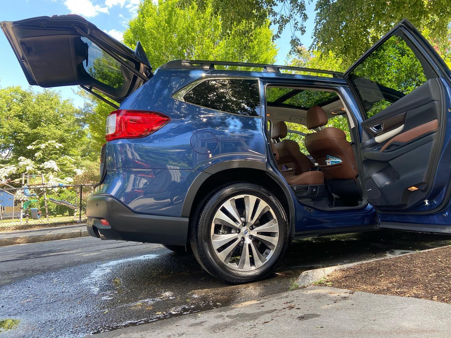 @embracedetail on what we&rsquo;ll call a #SubaruSaturday !  Take a close look at the blue Ascent&rsquo;s as they are not the same!  Hint, interior colors and panoramic roof.  Great vehicle for #growingfamilies and opportunities for #professionaldeta