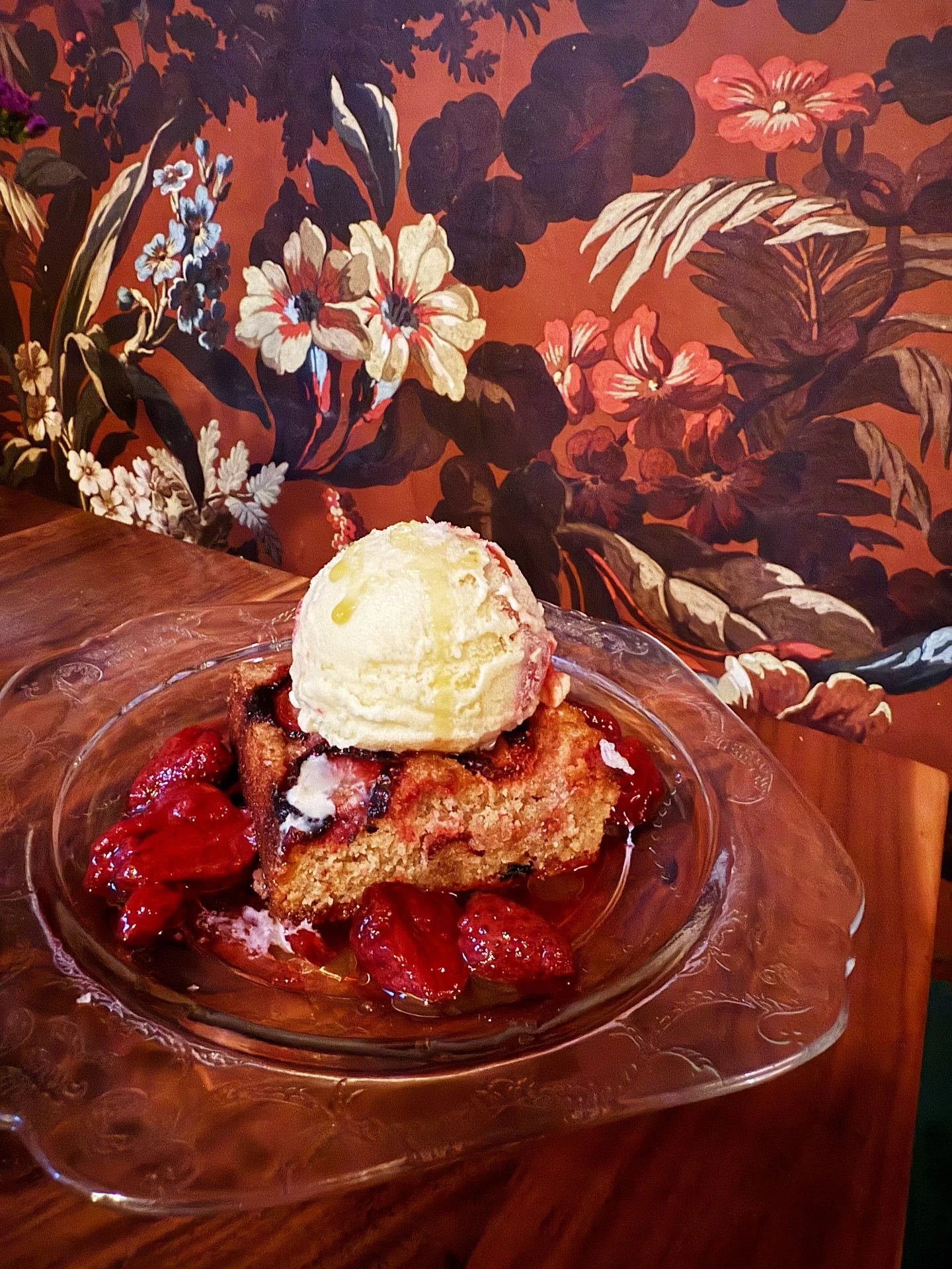 Strawberry Semolina Cake

Warm butter cake, slow roasted Tamai Farms strawberries, lemon verbena strawberry ripple gelato enjoyed @thedutchessojai. When the dessert blends with the wallpaper. 
.
.
.
#indianfood #ojai #dessert #strawberries #farmfresh