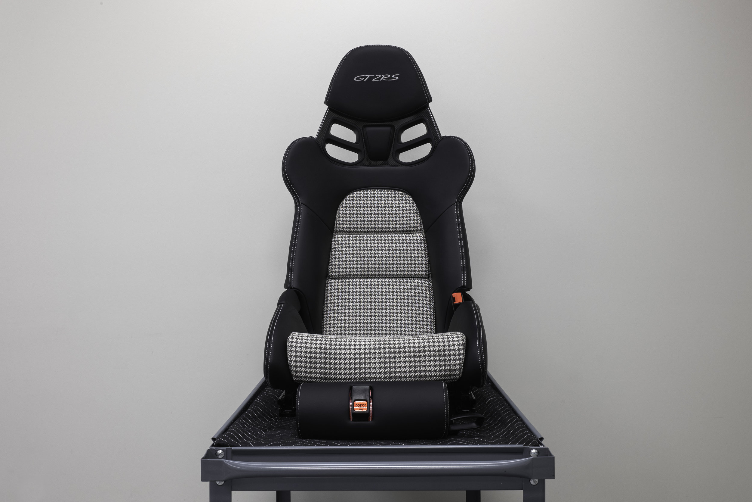 insert & extingusiher.JPG