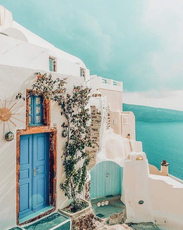 Travel the world, but make it fashionable.
#FLYish