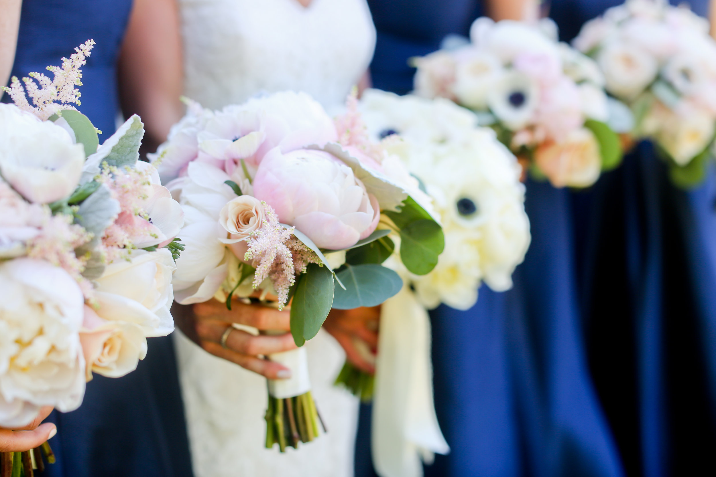 14 Bridesmaids bouquets.jpg