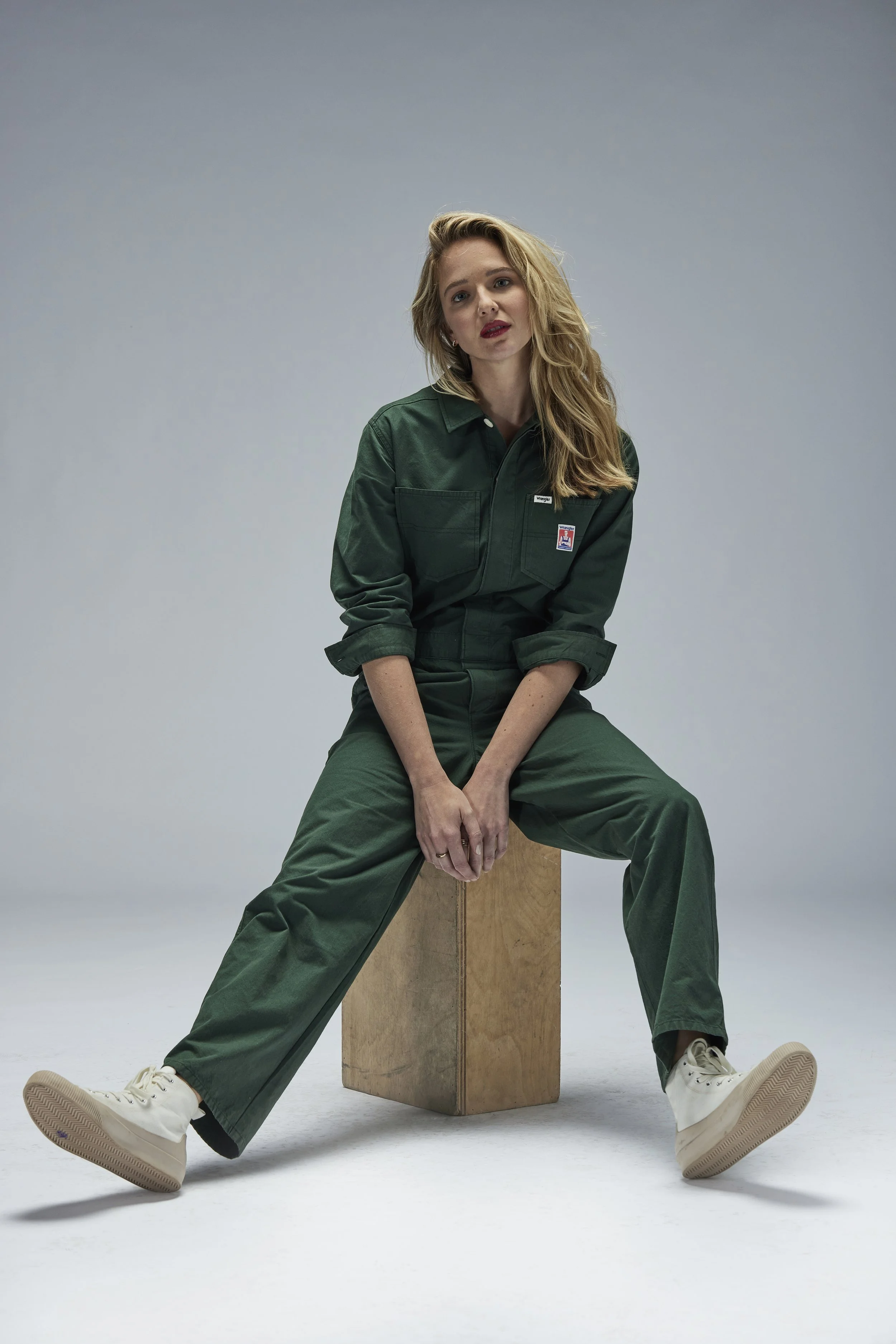 WRANGLER_MODERN_FW21 NORA TRADE_ CaseyJones_01_12971_rfc.jpg