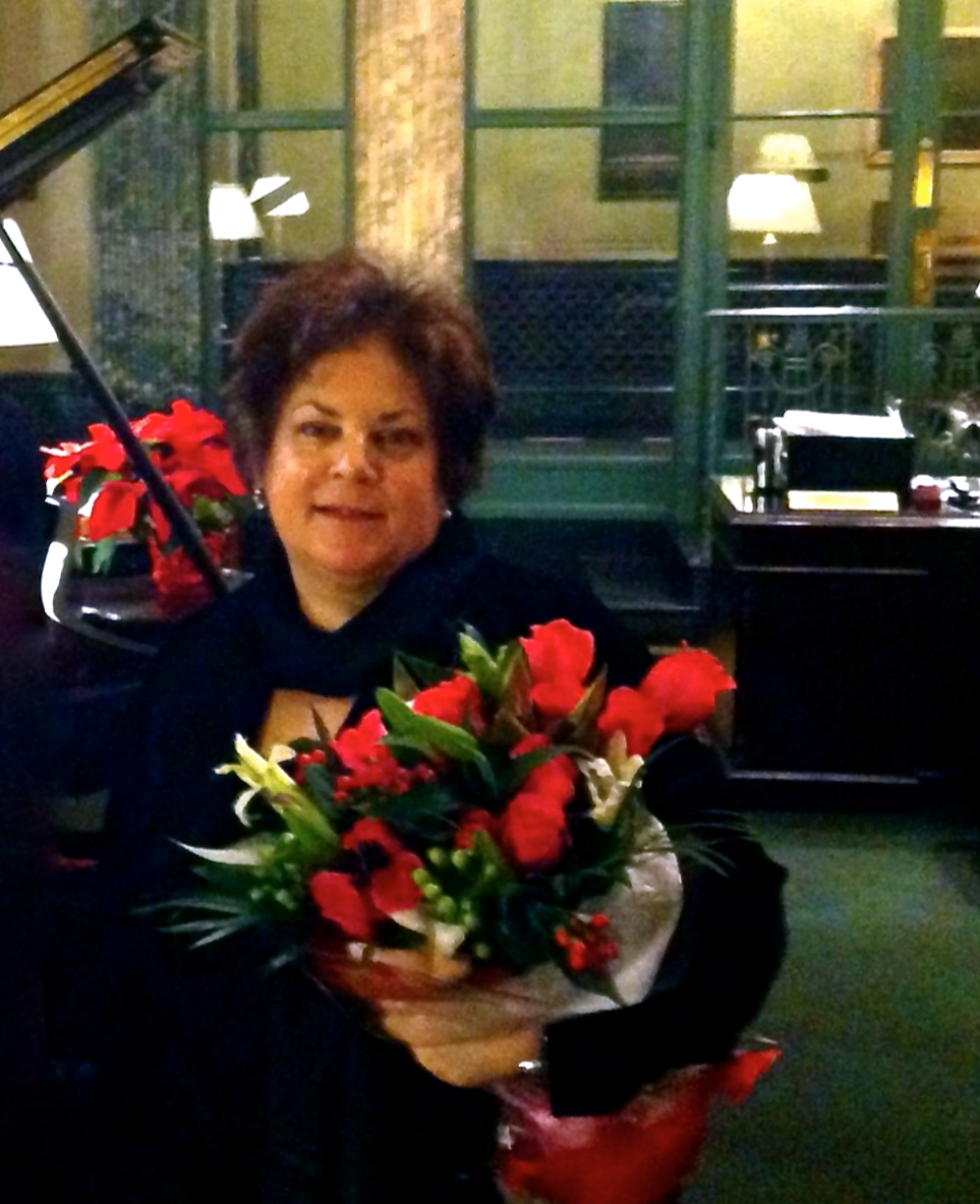 Zelma with Roses.png
