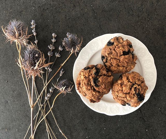 You asked for it - dairy-free, gluten-free, no-refined-sugar blueberry muffin recipe up on the blog! Link in bio