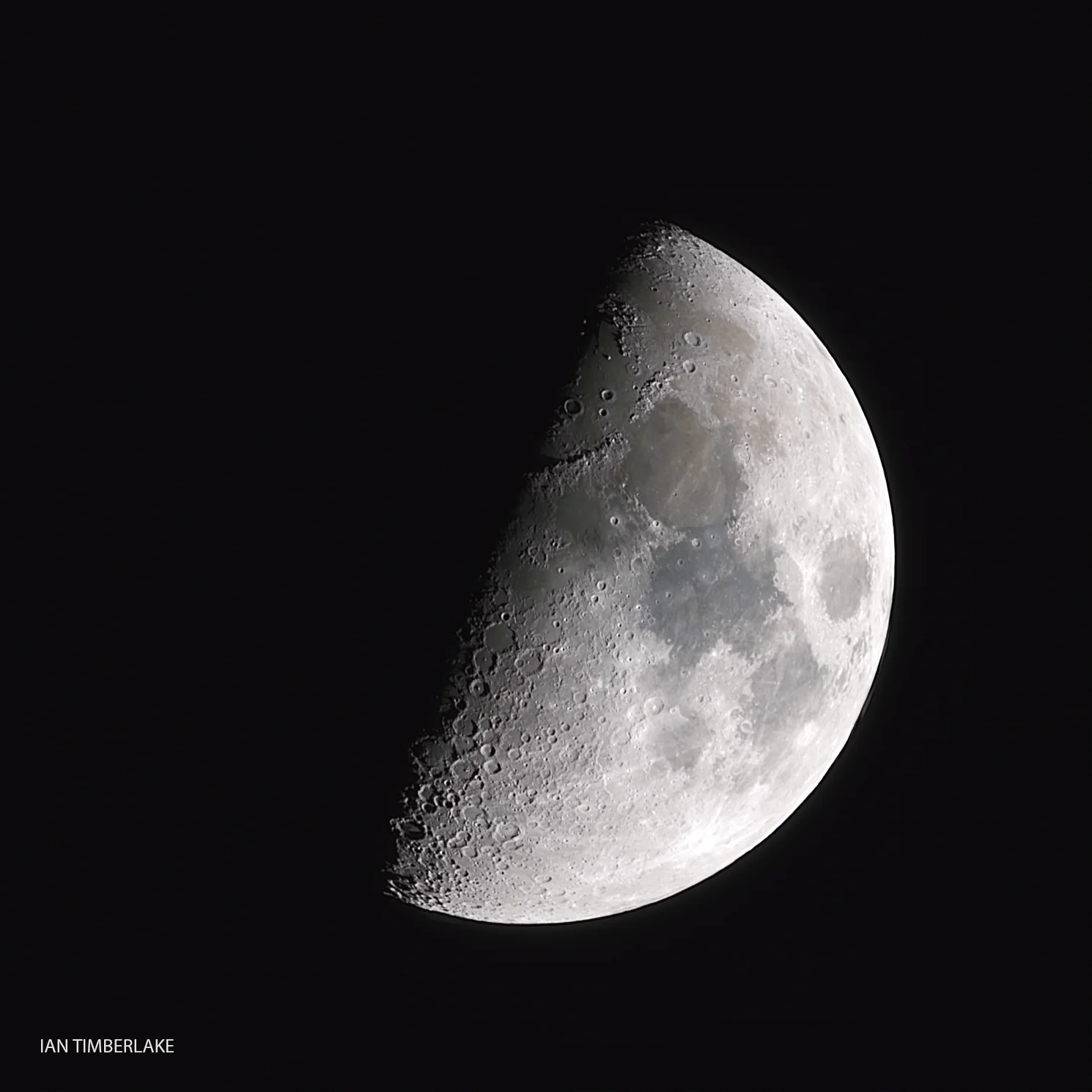How to photograph the Moon my way and with stacked images 