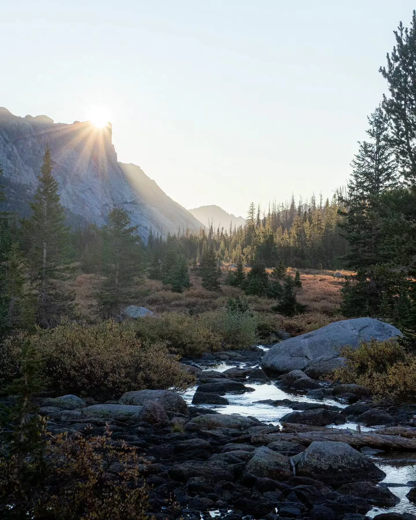 Worth getting up before sunrise to get this photo in the Wind River Range

#windriverrange