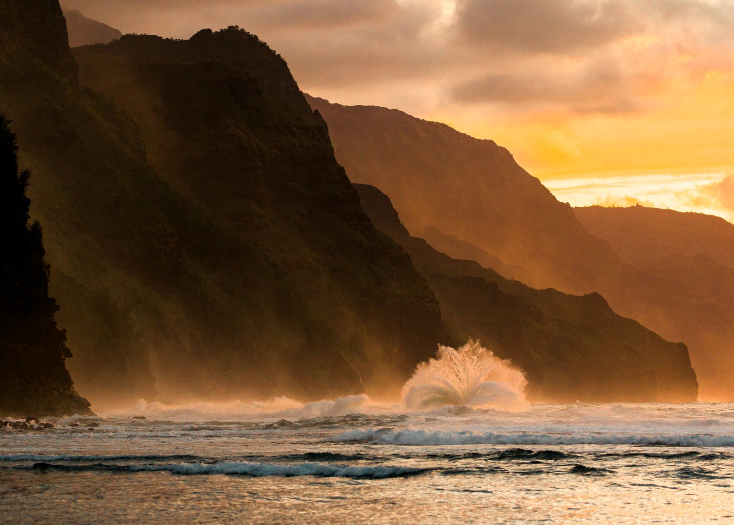 kee-beach-kauai-sunset-wave-travel-photographer.jpg