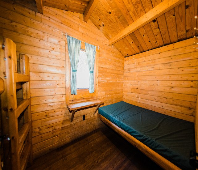 Camping-Cabin-Studio-642x550-5.jpg