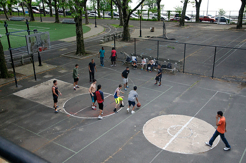 Isiah-not-best-dribbler-in-his-own-peer-group.gif