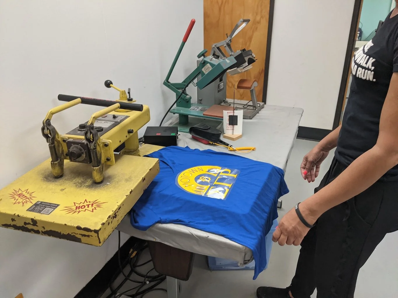 Vinyl Cutter Heat Press.jpg