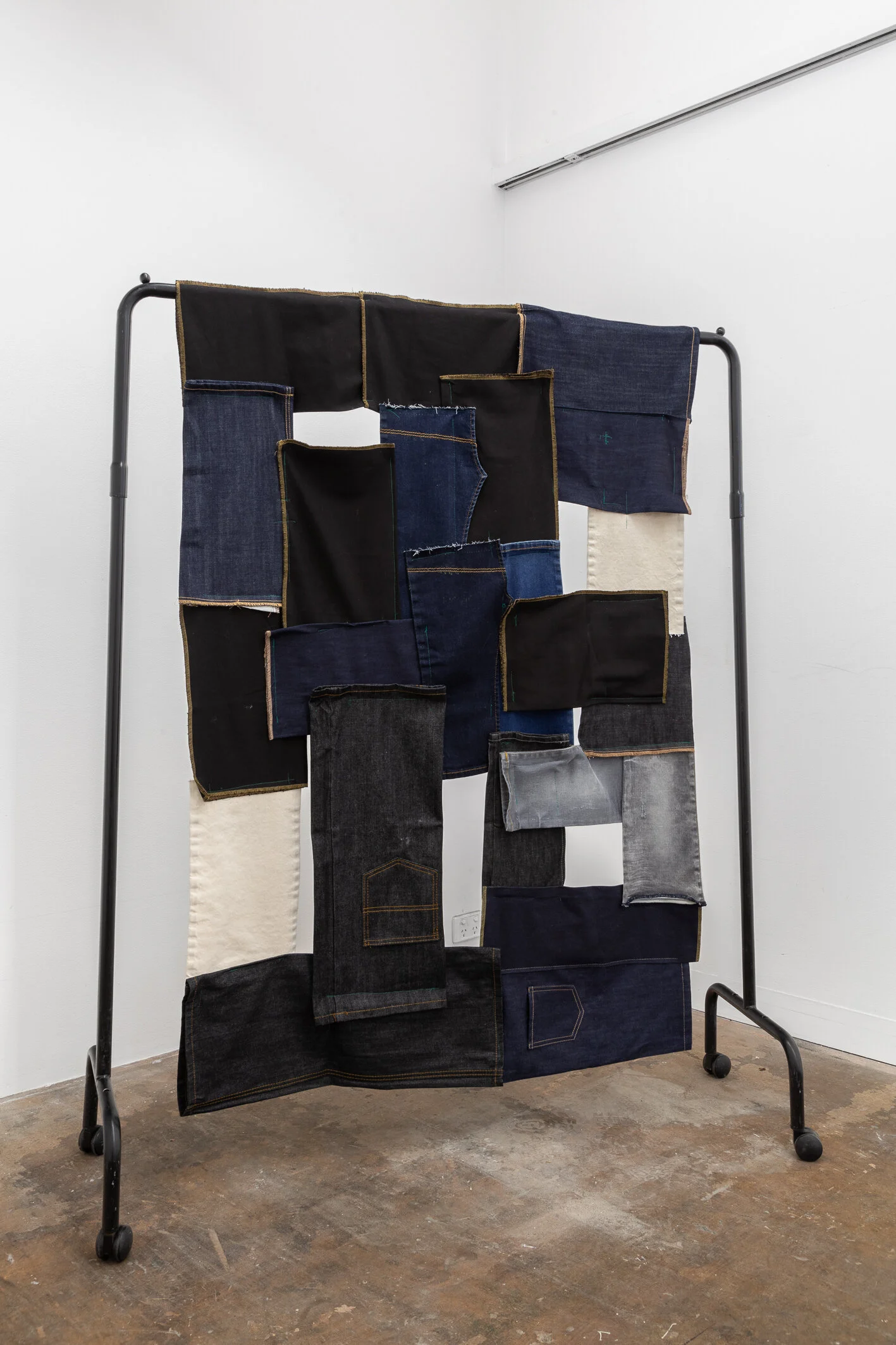 Emily Rose & Isabella Darcy - the corner of the drawer - Bus Projects-040.jpg