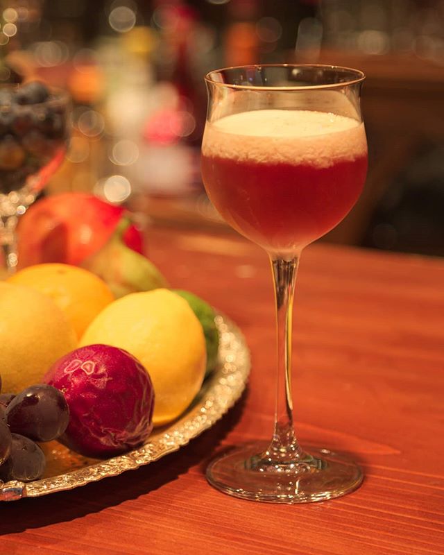 #Cocktail #recipe!

Local barkeep and mixologist Itaru Okamoto from Bar Oct @itaruokamotooct created this stunning #signature cocktail. It features syrup made from yamamomo, AKA Bayberry, which ripens at around the same time as ume during the rainy s