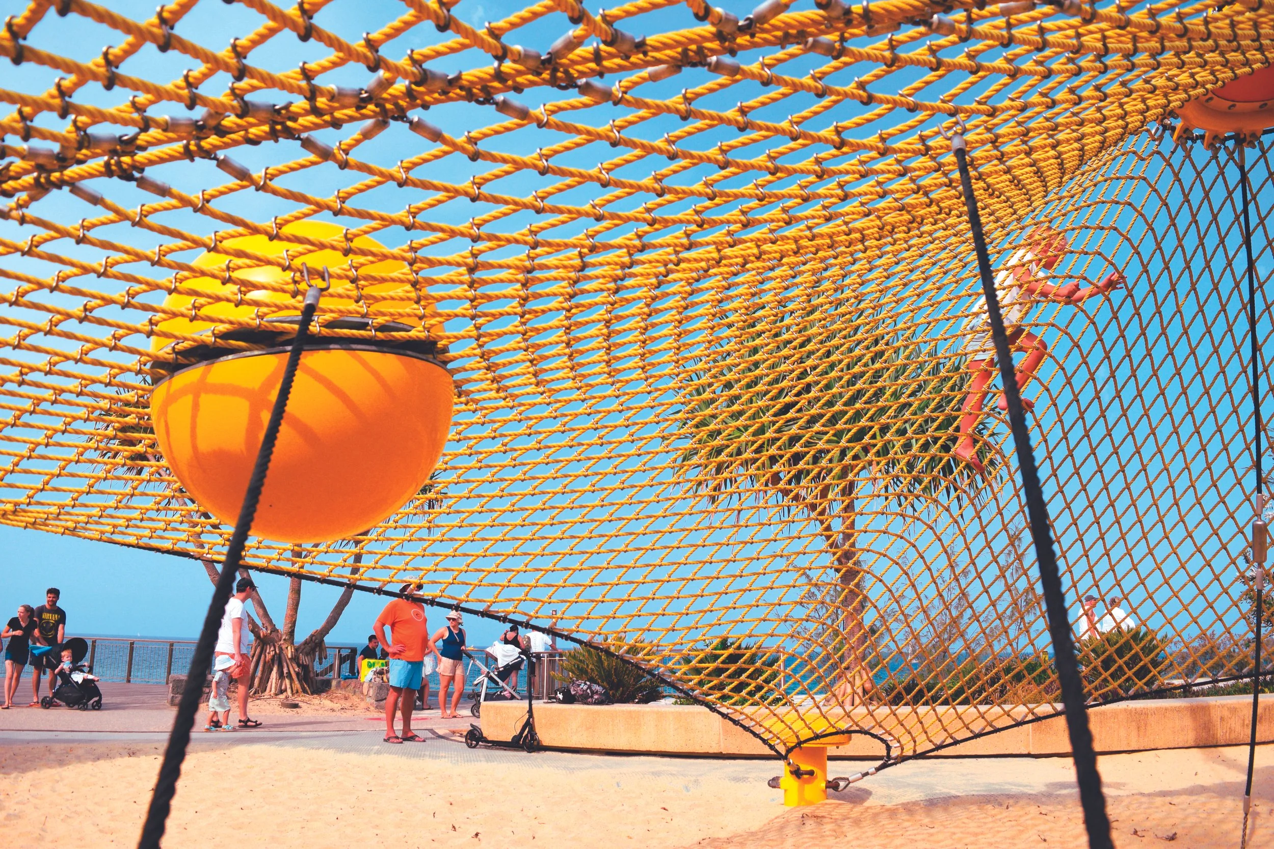 Yellow ball don’t fall, Lachlan Neil