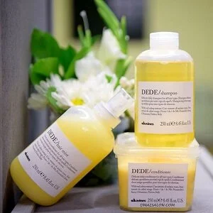 DEDE Shampoo- Shampoo characterised by a soft foam, formulated to gently cleanse the hair making it light and shiny. Ideal for medium fine, fine hair and for daily cleansing.DEDE Conditioner- Its light and moisturizing formulation is designed to unt…
