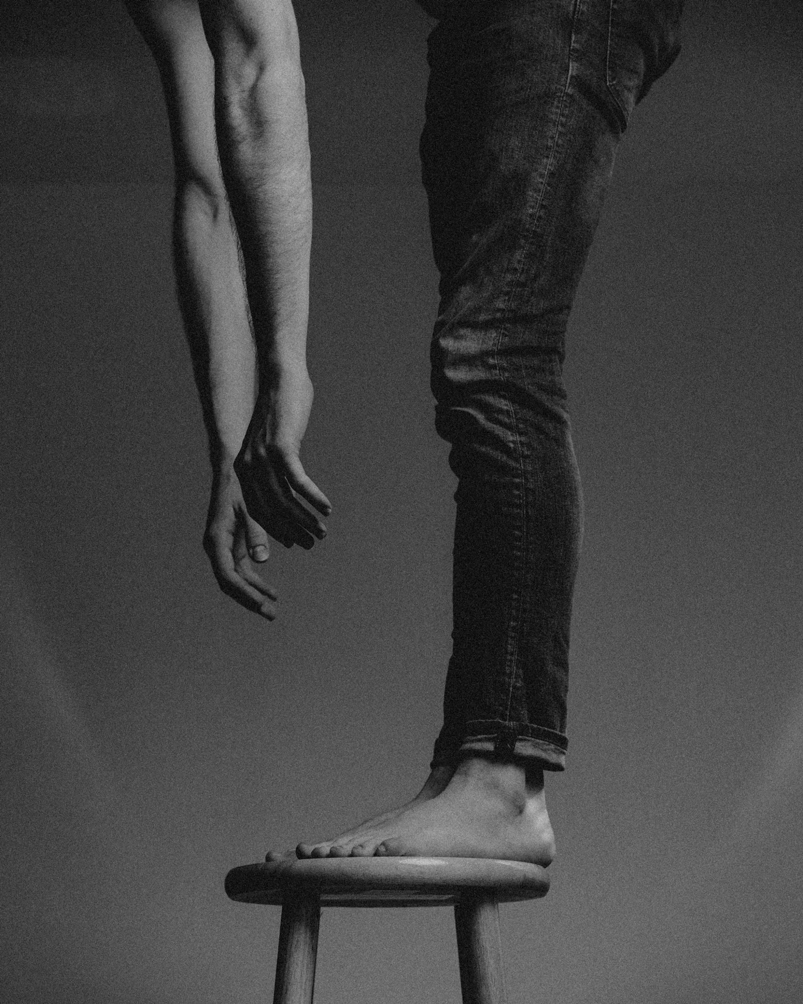 cristofer_jeschke_hanging_down.jpg