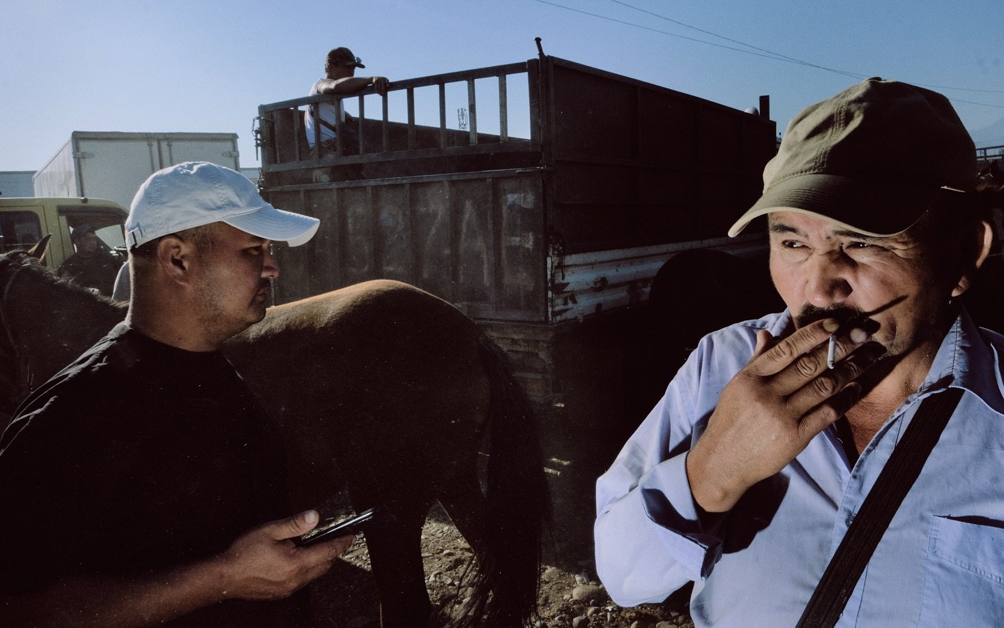 Shots from my last video! 
Join me for a morning walk through the livestock market in Tokmok, Kyrgyzstan, alongside my friend and fellow street photographer @bogovicuros 
Link on my bio
Ps: this is a very interesting episode indeed