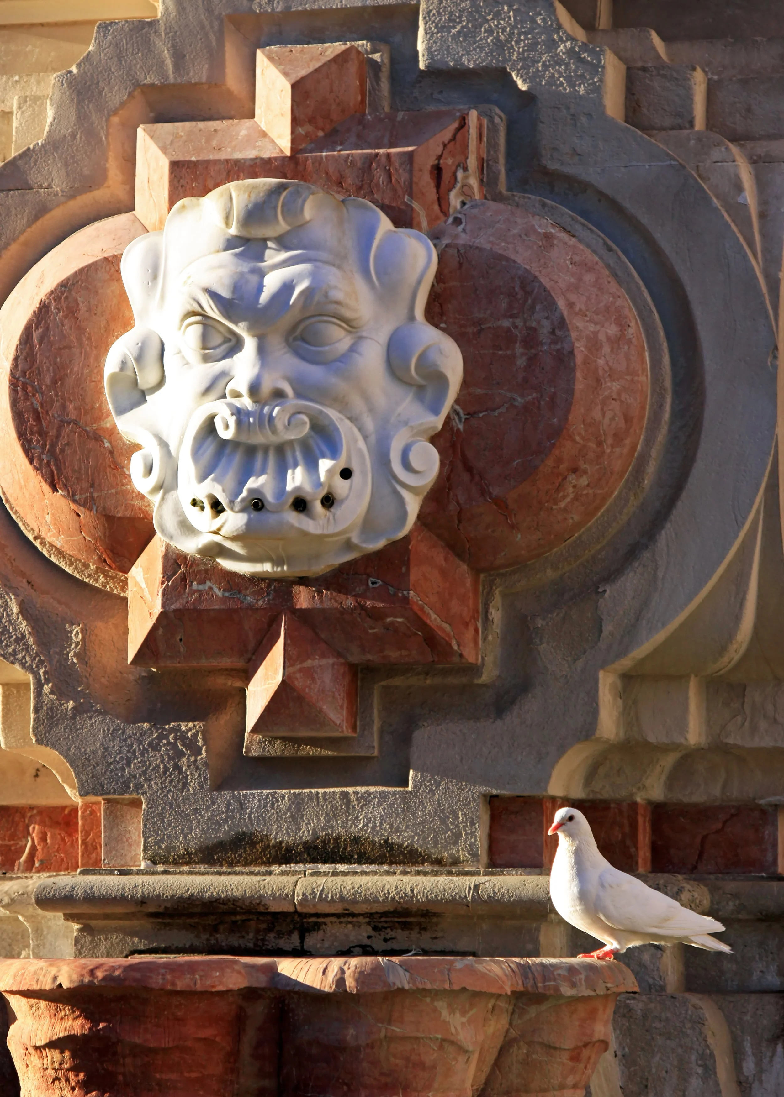 Fuente de la Plaza Virgen de los Reyes