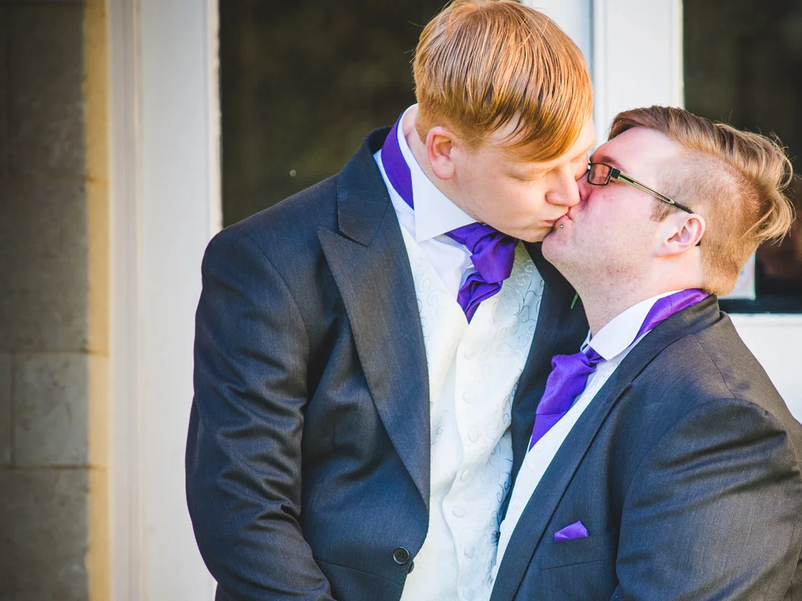Kiss.jpg