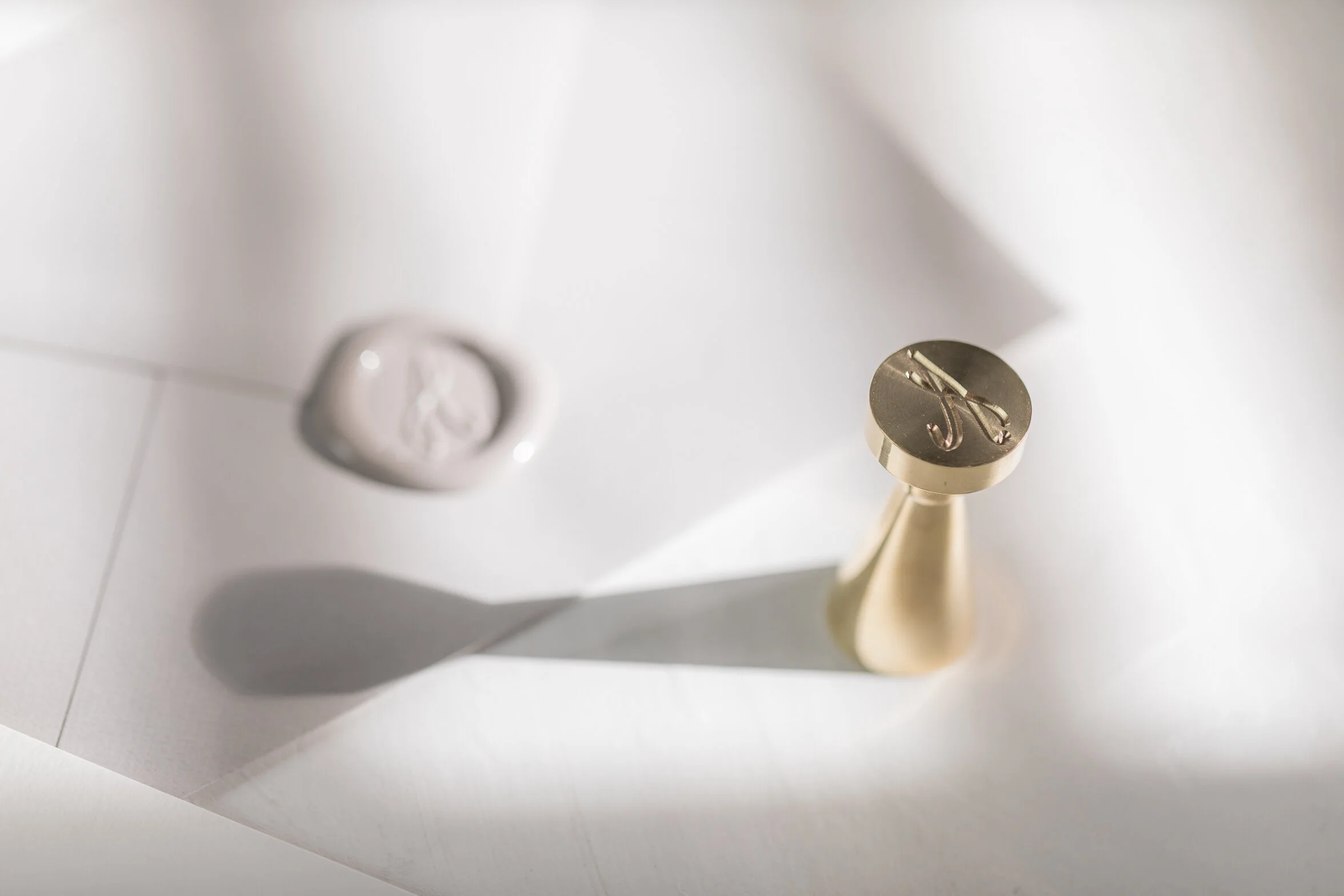  GIFTING WITH WAX SEALS 