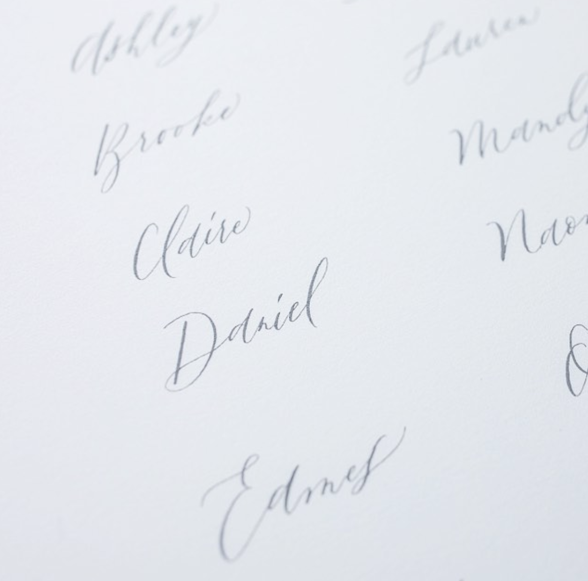 01_modern_signature_names.png