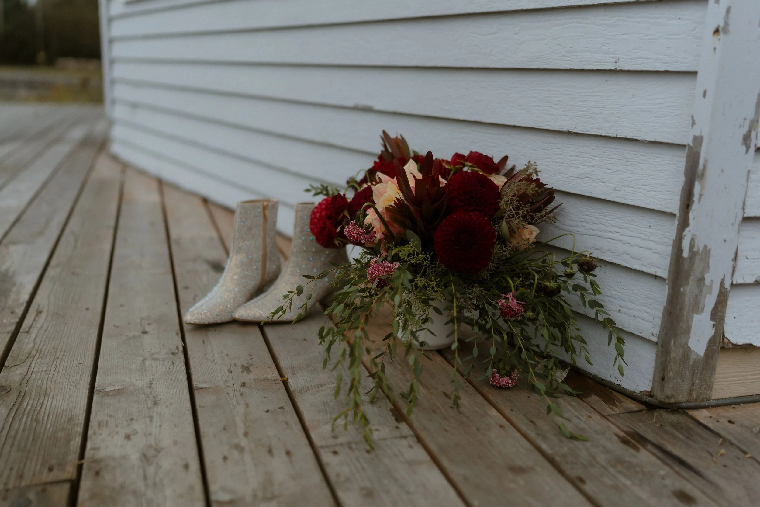 MadelynnMae-gardenwild-bridal-bouquet-with-Alaska-grown-dahlias.jpg