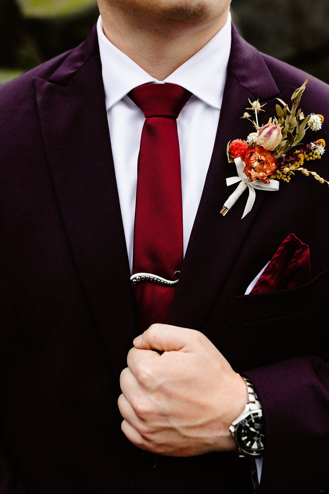 Dried_Flower_Boutonniere_by_Turnstone_Farm_Danielle&Paul_LaurenRoberts2022.jpg