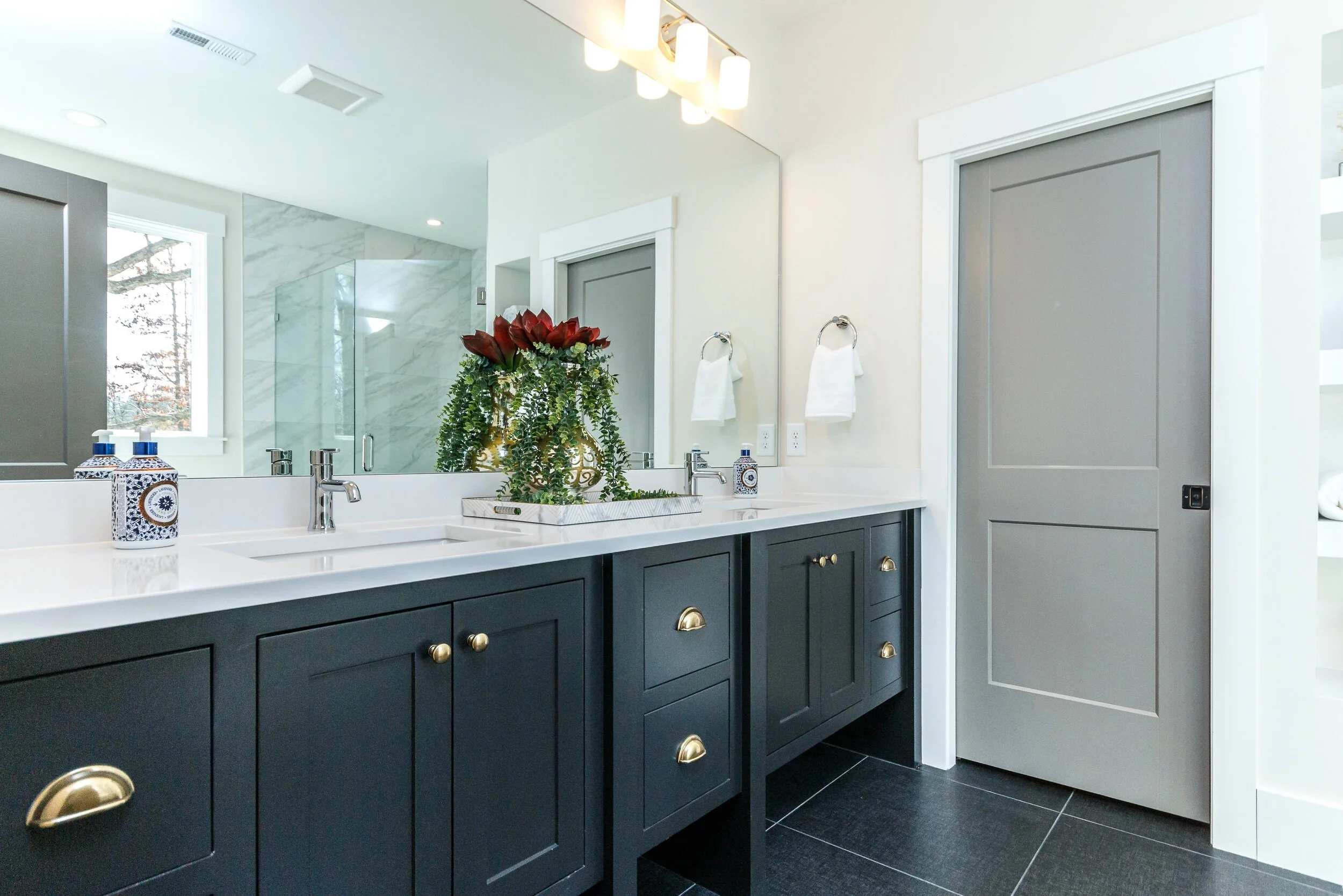 020_Master Bathroom.jpg