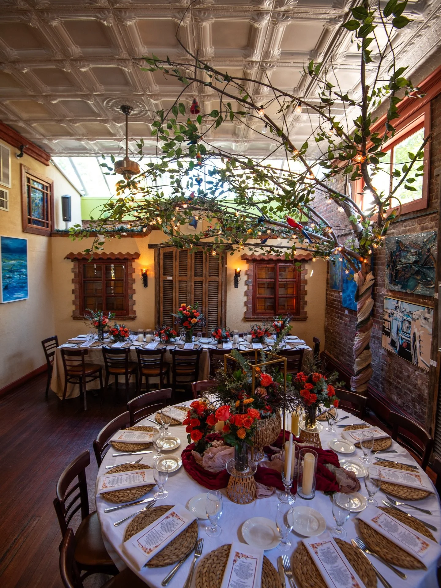 The Details ✨

Decoration | @petrasevents 
Flowers | @pamspetalshop 
Photo &amp; Video | @anamariagarcia_ 
Restaurant | @unionrestaurant_bar_latino 
Cake | @vilmasbakery 
Favors | @soulreflectionco 
Signage | @melysita