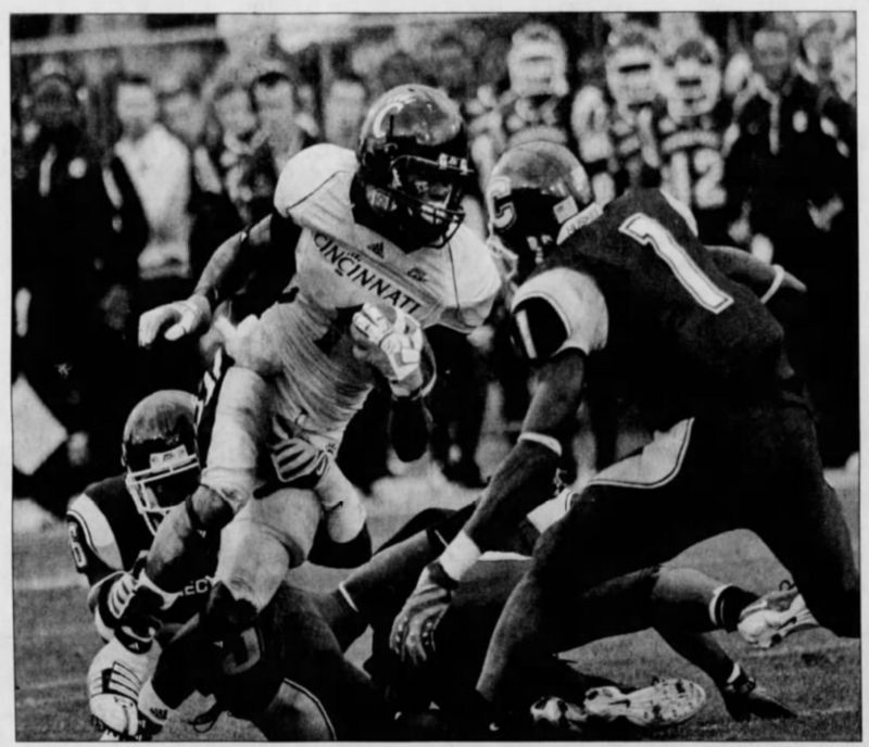 Mardy Gilyard reels in a pass. (AP/Bob Child)