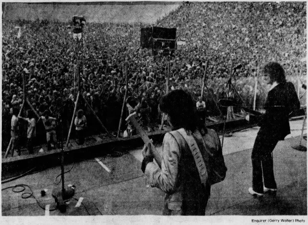 The crowd inside the concert