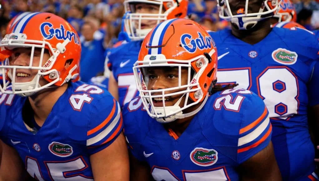 Univeristy-of-Florida-freshman-running-back-Jordan-Scarlett-gets-ready-to-run-out-of-the-tunnel-for-the-first-time-against-New-Mexico-State-Florida-Gators-football-1280x852-1021x580.jpg