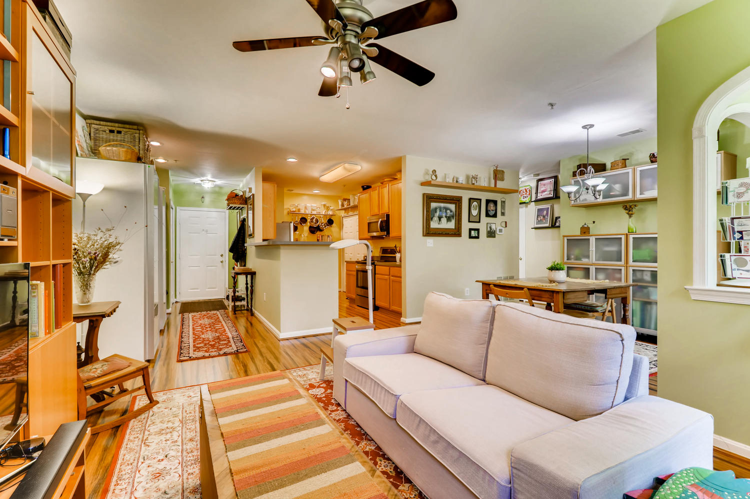 9664 Devedente Drive Owings-large-036-32-Living Room-1500x1000-72dpi.jpg